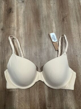 SKIMS 34B Fits Everybody T-Shirt Bra in Light Beige